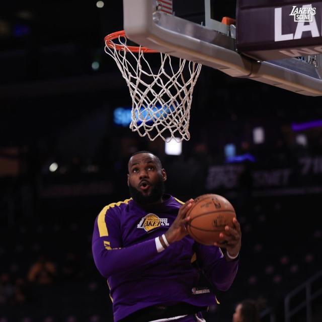 乐鱼官方网站-沃神：老詹踝伤季后赛也难痊愈 每场球都是生死战